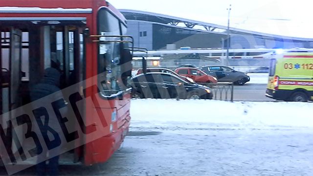 Видео с места столкновения пассажирских автобусов в Казани