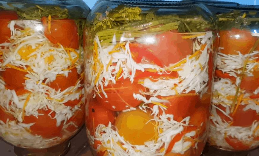 Помидоры в капусте на зиму: необычно, доступно и безумно вкусно Помидоры в капусте на зиму: необычно, доступно и безумно вкусно