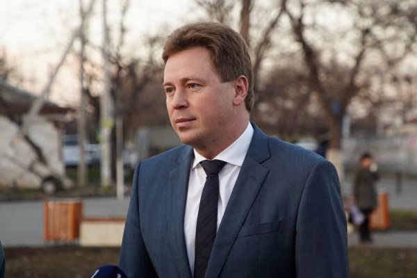 Губернатор Севастополя отругал за дорогу Губернатор Севастополя отругал за дорогу