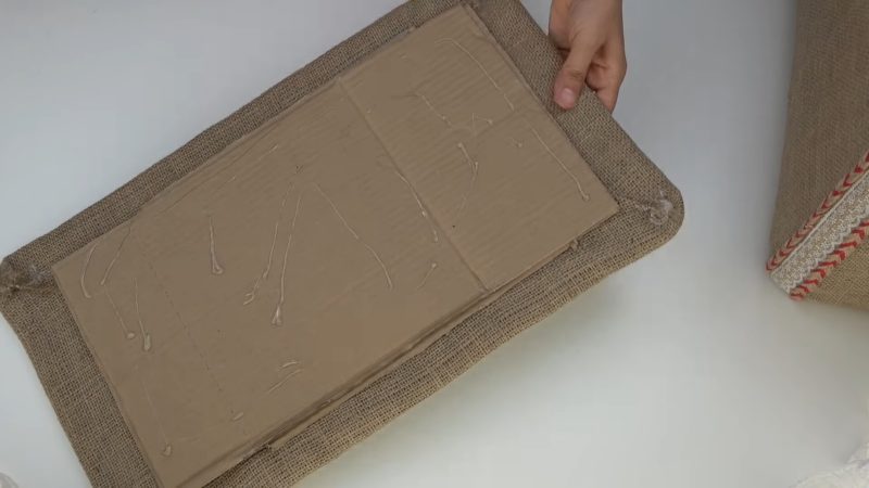 Мешковина + пластмассовый ящик: практичная идея, отличный результат Мешковина + пластмассовый ящик: практичная идея, отличный результат