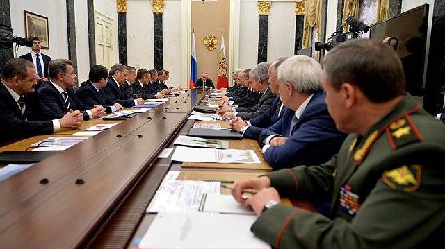 Песков: Путин обсудил с Совбезом отношения РФ и Британии, Сирию, международные контакты