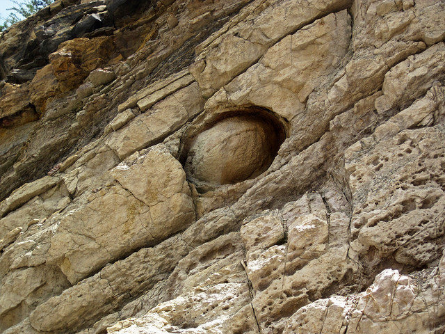 A similar formation in Dakota sandstone in Colorado.