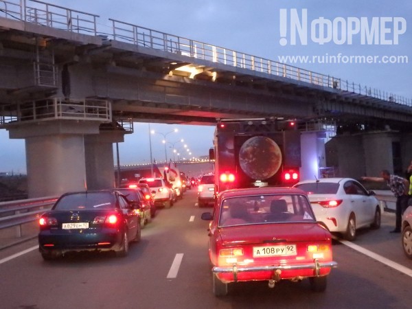 Эксклюзивные кадры запуска автомобильного движения на Крымском мосту