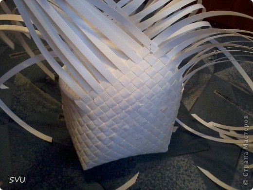 Плетение корзин из упаковочной ленты видео