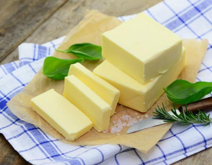 Лучше всего использовать сливочное масло. |Фото: zdorovemedicina.ru. Лучше всего использовать сливочное масло. |Фото: zdorovemedicina.ru.