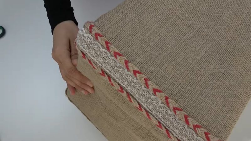 Мешковина + пластмассовый ящик: практичная идея, отличный результат Мешковина + пластмассовый ящик: практичная идея, отличный результат