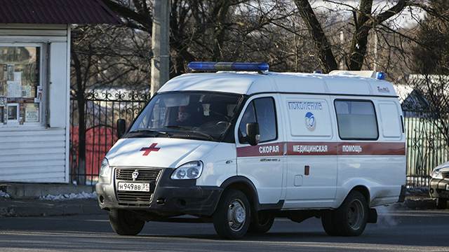 Пассажирский автобус влетел в столб в Новой Москве