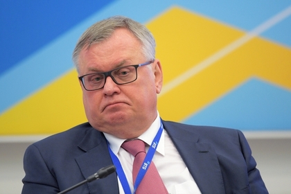 Глава ВТБ придумал план из трех пунктов по отказу России от доллара Глава ВТБ придумал план из трех пунктов по отказу России от доллара