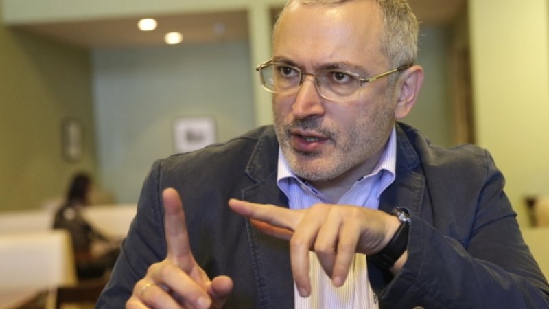 «Пустили камикадзе»: в Раде раскрыли план Порошенко по Керченскому проливу «Пустили камикадзе»: в Раде раскрыли план Порошенко по Керченскому проливу