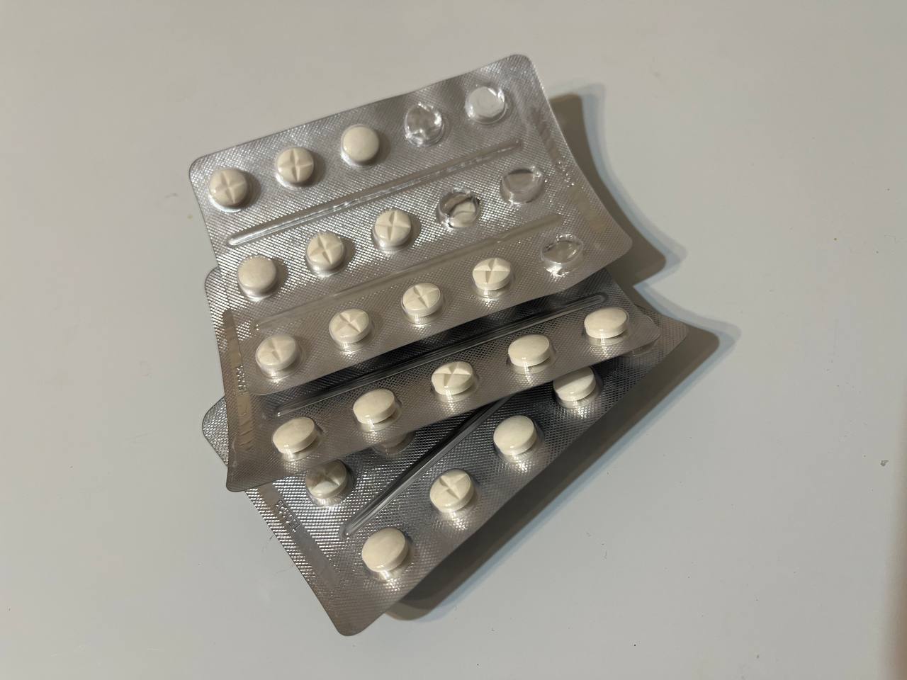 Врач Александр Мясников рассказал, как нужно лечиться людям старше 60 лет