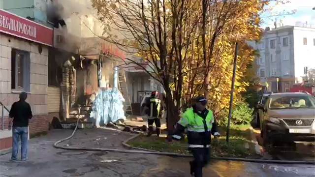 Видео с места пожара в ресторане в Мурманске