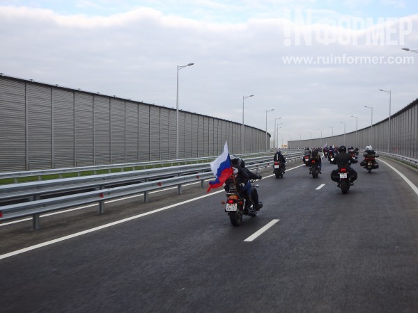 Эксклюзивные кадры запуска автомобильного движения на Крымском мосту