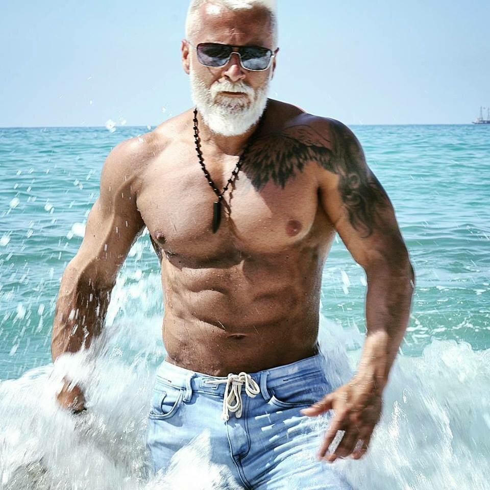 красивые мужчины 70 лет фото