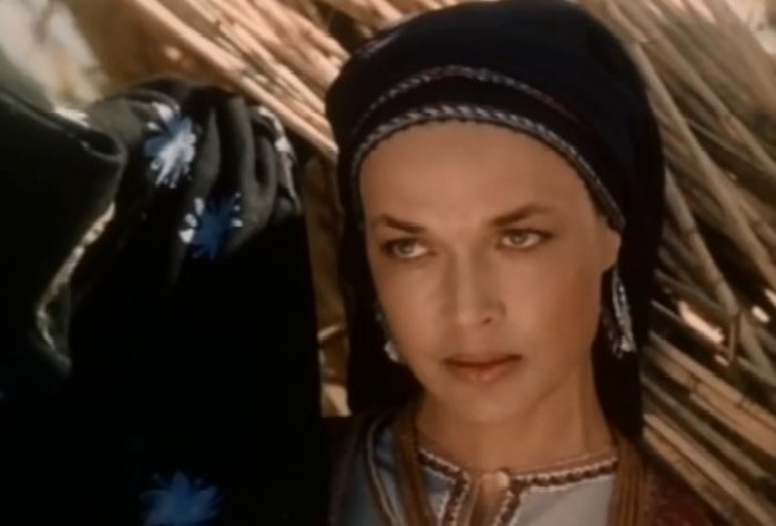 Матлюба Алимова в фильме *Дикое поле*, 1991 | Фото: kino-teatr.ru Матлюба Алимова в фильме *Дикое поле*, 1991 | Фото: kino-teatr.ru