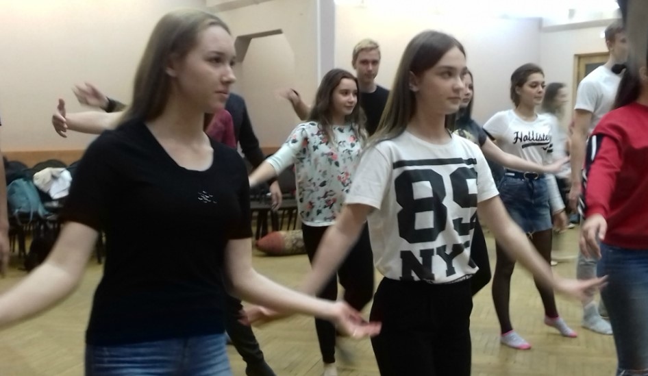 Старшеклассники из Северного Тушина начали подготовку к Сретенскому балу