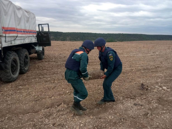 Более десятка взрывоопасных предметов обезвредили в Севастополе