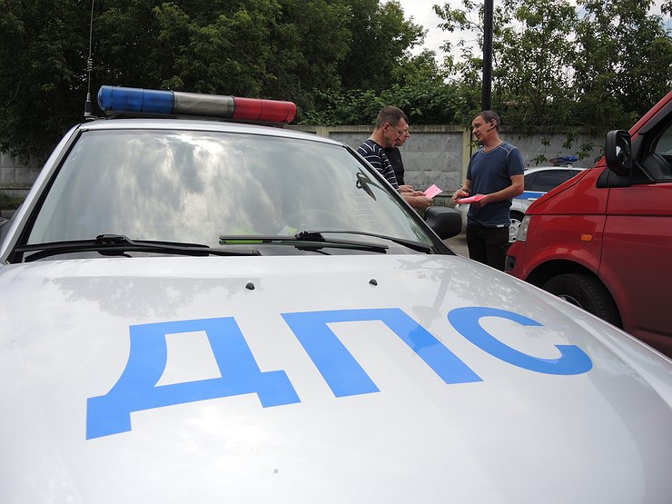 Оплата по безналу: сотрудники ГИБДД начали брать взятки по-новому