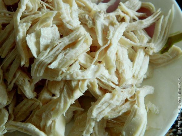 Куриный салат с фасолью