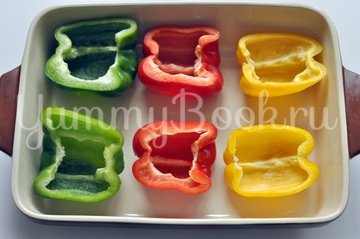 Запечённые перцы с курицей и грибами