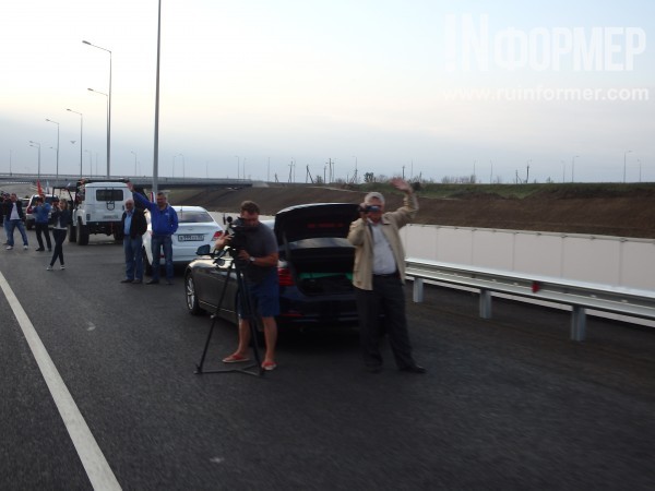 Эксклюзивные кадры запуска автомобильного движения на Крымском мосту