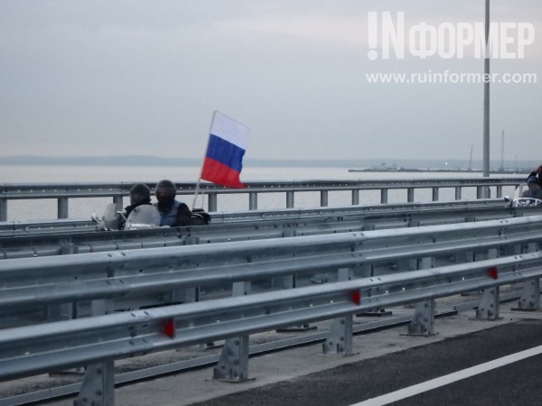 Эксклюзивные кадры запуска автомобильного движения на Крымском мосту