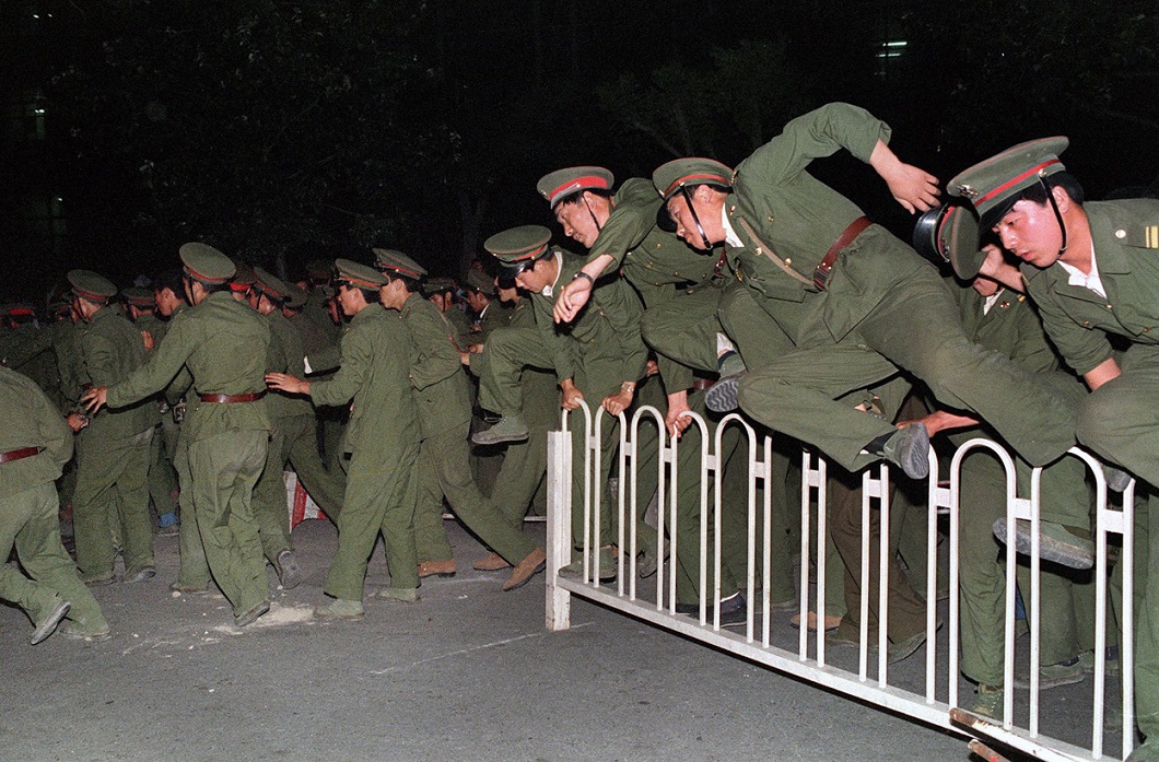 Расстрел демонстрантов на площади Тяньаньмэнь 25 лет назад Tiananmen Square 20 Расстрел демонстрантов на площади Тяньаньмэнь 25 лет назад