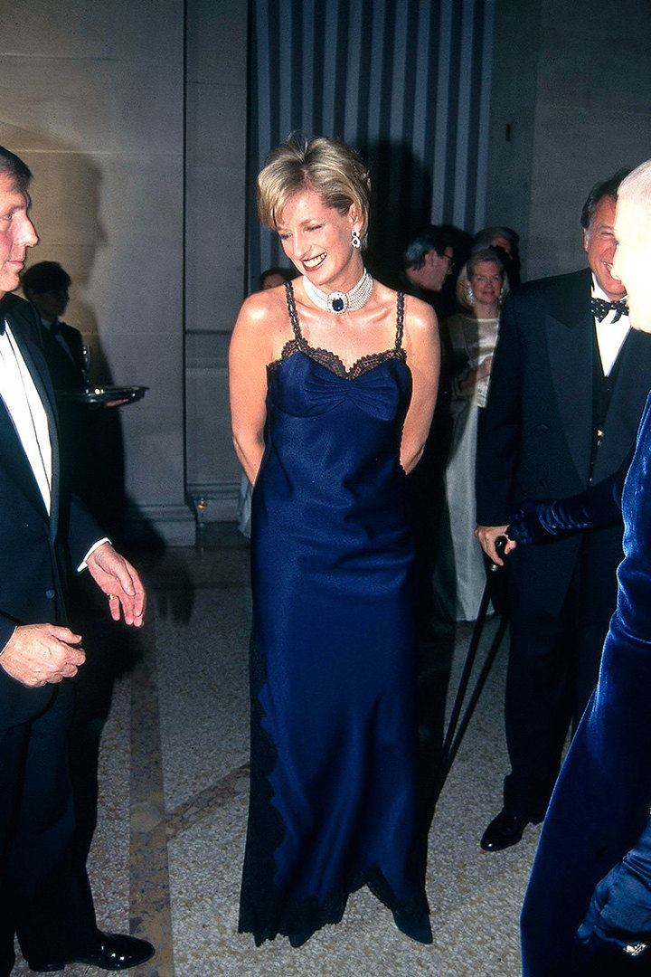 Принцесса Диана на Met Gala, 1995 год Принцесса Диана на Met Gala, 1995 год