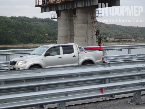 Эксклюзивные кадры запуска автомобильного движения на Крымском мосту