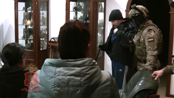 Появилось видео задержания «вора в законе» Кости Канского