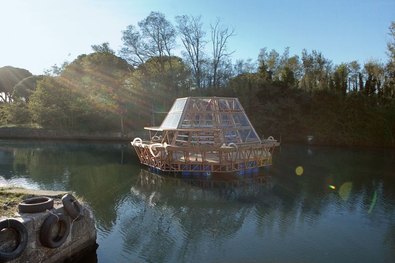 Ультрасовременная плавучая теплица Jellyfish Barge