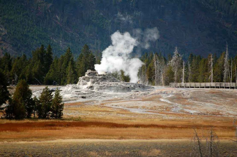 Гейзеры Йеллоустон (Yellowstone). Фото.