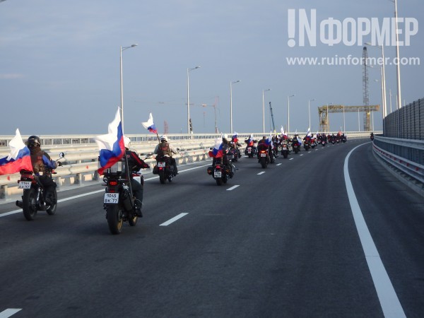 Эксклюзивные кадры запуска автомобильного движения на Крымском мосту
