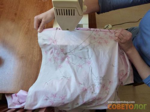 Положение рук при шитье Положение рук при шитье