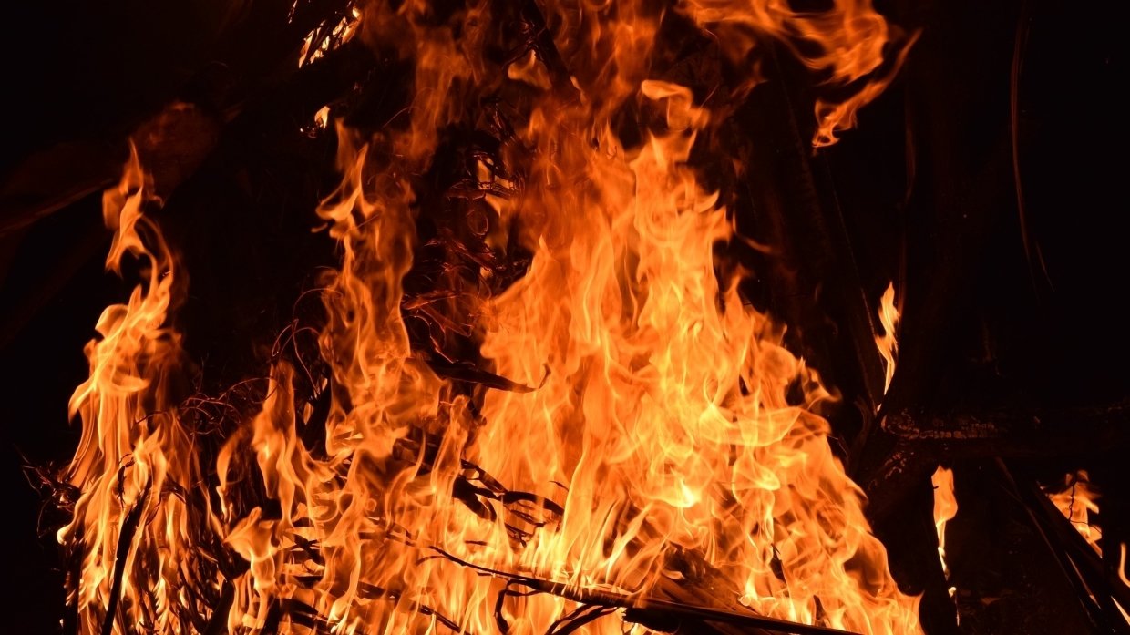 Начальник пожарной части скончался от приступа при тушении дач в Приморье