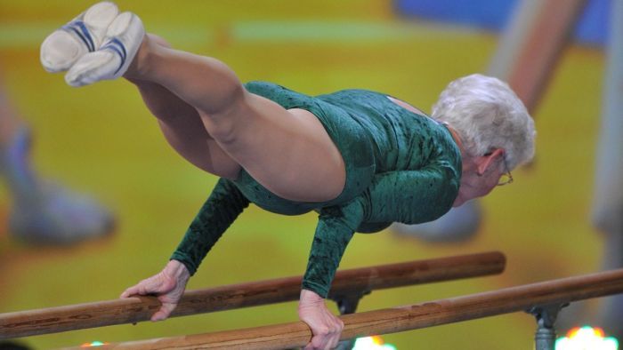 gimnastka-87letnyaya-vyglyadit-futbol-hokkey-sport gimnastka-87letnyaya-vyglyadit-futbol-hokkey-sport