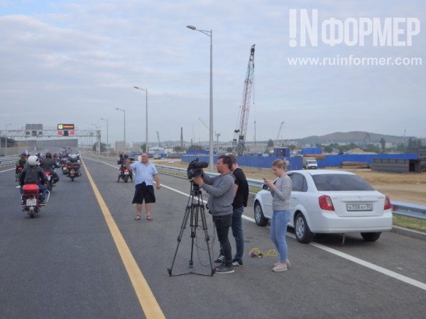Эксклюзивные кадры запуска автомобильного движения на Крымском мосту