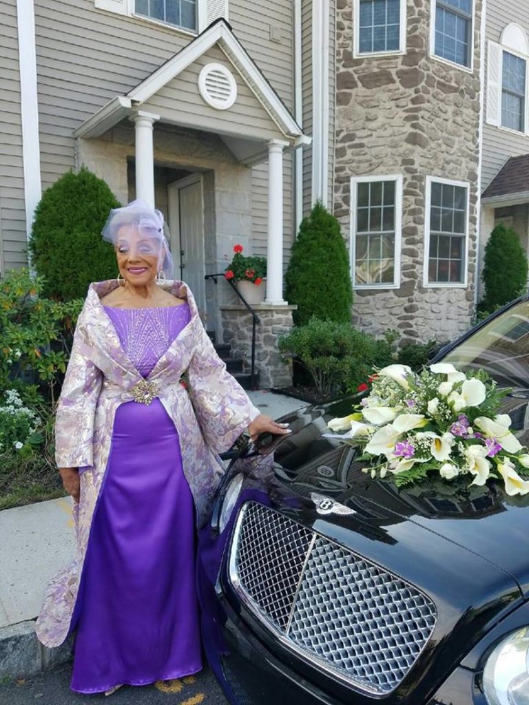 Жених обалдел, когда увидел свою 86-летнюю невеста в самом шикарном свадебном платье