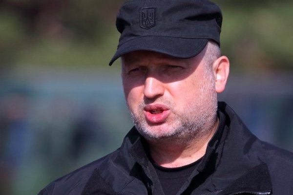 Турчинов объяснил, почему не стал отбивать Крым Турчинов объяснил, почему не стал отбивать Крым