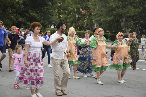 Танцевальные вечера популярны среди людей старшего поколения в Приморье