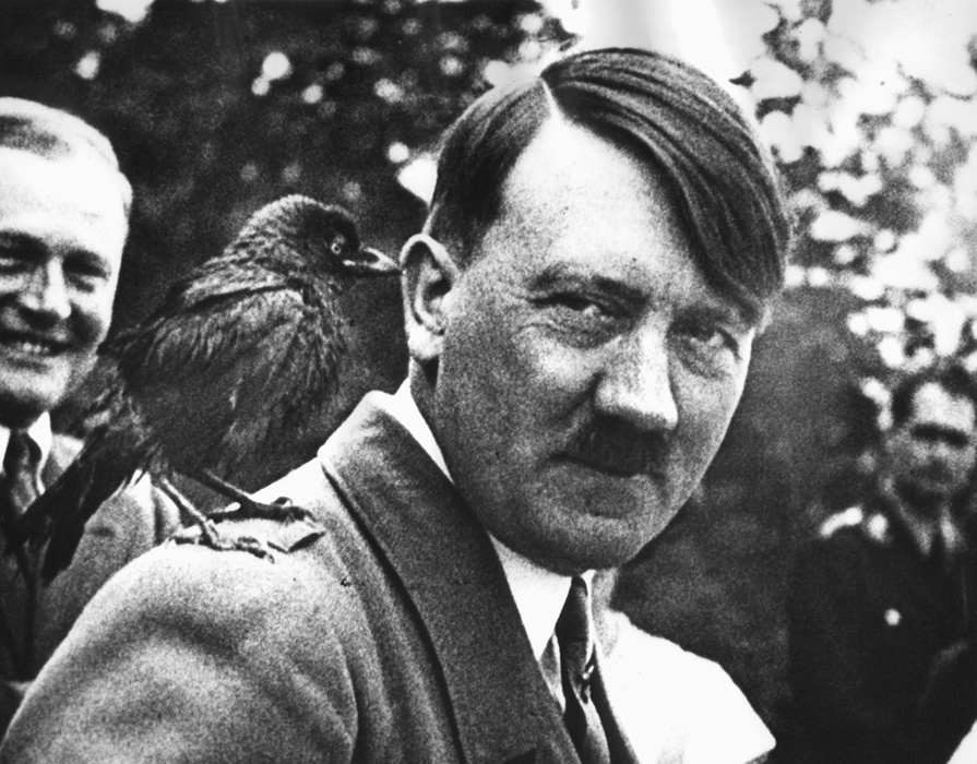 В ЦРУ назвали Гитлера гомосексуалистом