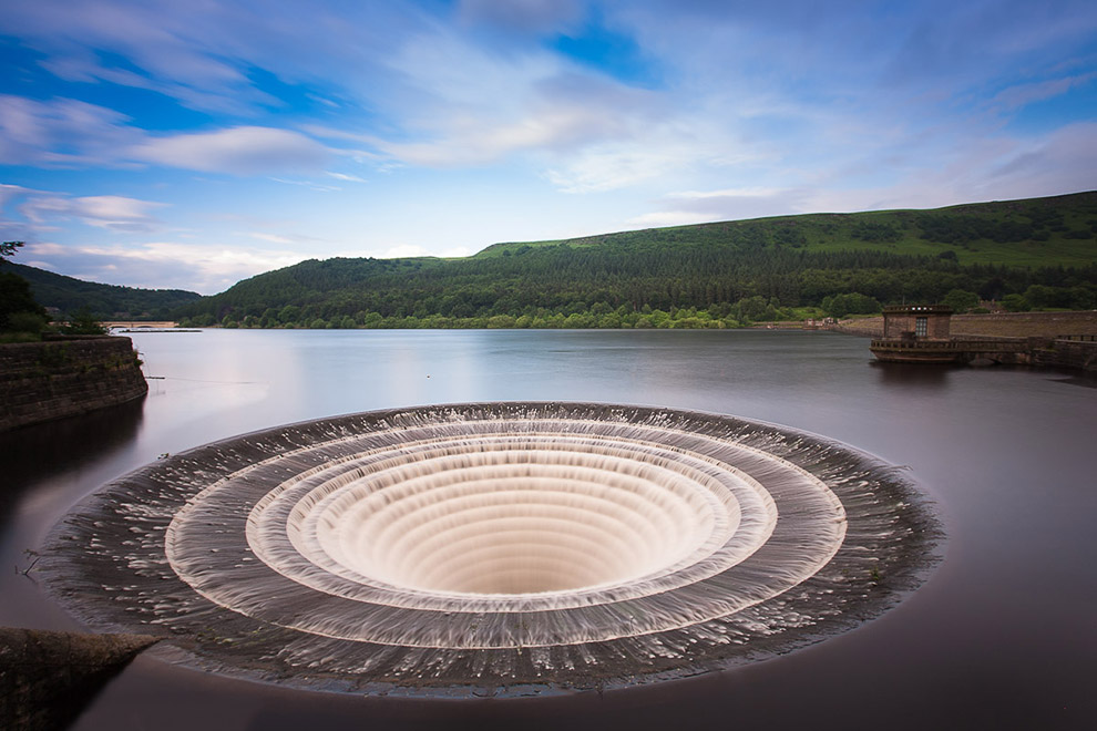 Ледибауэр (анг. Ladybower) — Y-образное водохранилище