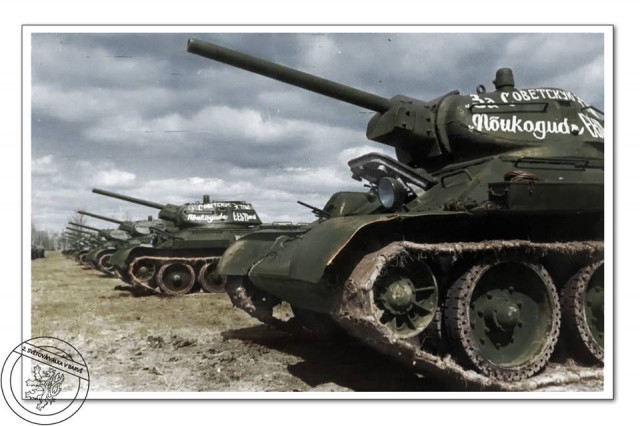 Т-34-85, подожженный панцерфаустом, и замечательные очки, спасшие мехвода Т-34-85, подожженный панцерфаустом, и замечательные очки, спасшие мехвода