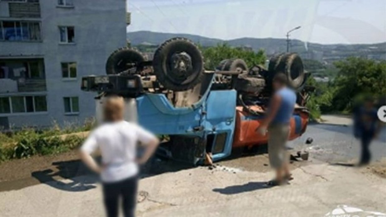 ДТП с участием водовоза произошло во Владивостоке