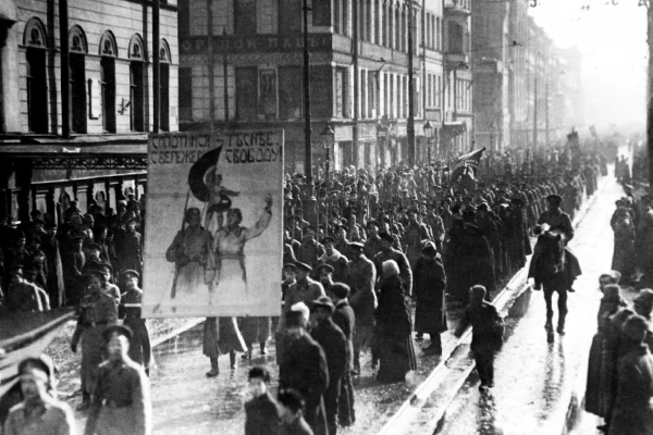 Революционная Россия. Демонстрация в Петрограде, 1917 г.
Описание: Февраль 1917 года. Петроград. На снимке: демонстрация в Петрограде. Снимок из фондов Центрального Государственного архива кинофотофонодокументов СССР. Репродукция Фотохроники ТАСС, 1957 г.
Автор: Фото ИТАР-ТАСС
Credit: Фото ИТАР-ТАСС