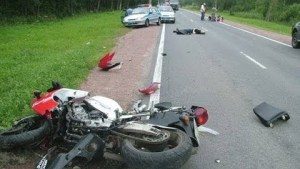 Аварии мотоциклистов причиняют во много раз больший ущерб, чем автомобили