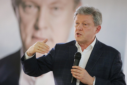 Явлинский объявил сбор подписей за выход России из военных конфликтов Явлинский объявил сбор подписей за выход России из военных конфликтов