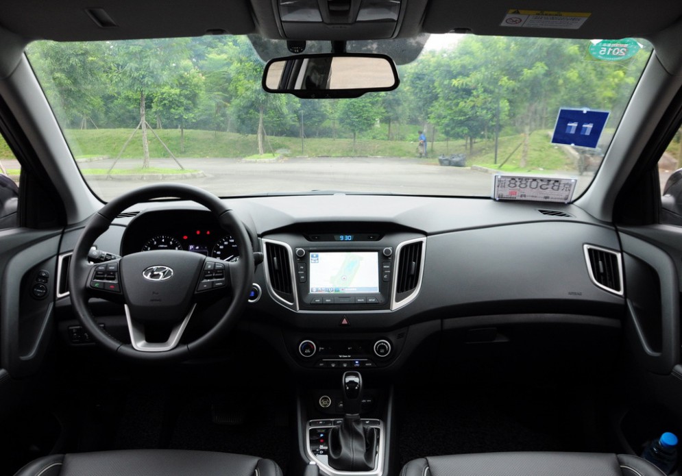 Production-Hyundai-ix25-images-dashboard (1).jpg