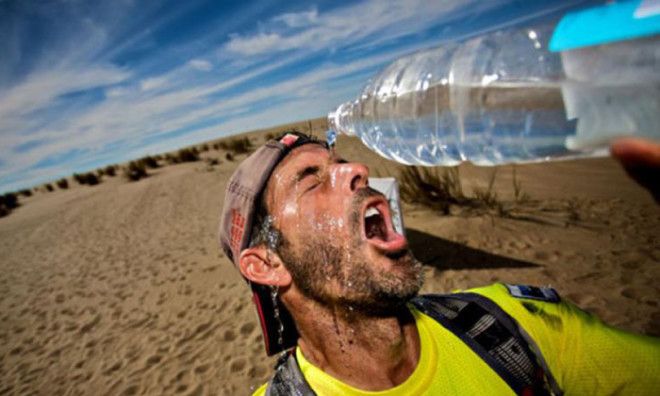 Людям у кого проблемы с сердцем лучше пить просто воду. /Фото: runnersworldtr.com. Людям у кого проблемы с сердцем лучше пить просто воду Фото runnersworldtrcom