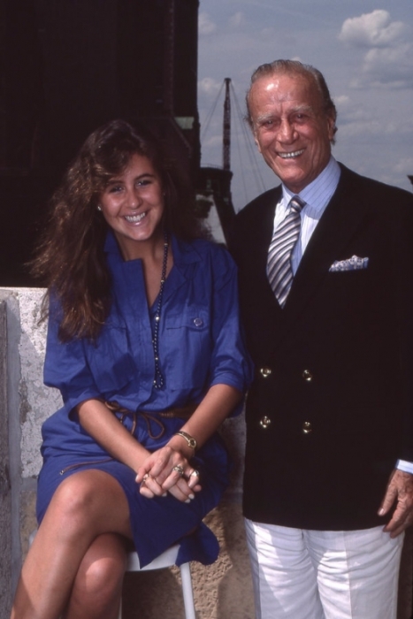 Мать Александры Патрисия и дедушка Альдо Гуччи. / Фото: www.spletnik.ru Мать Александры Патрисия и дедушка Альдо Гуччи. / Фото: www.spletnik.ru