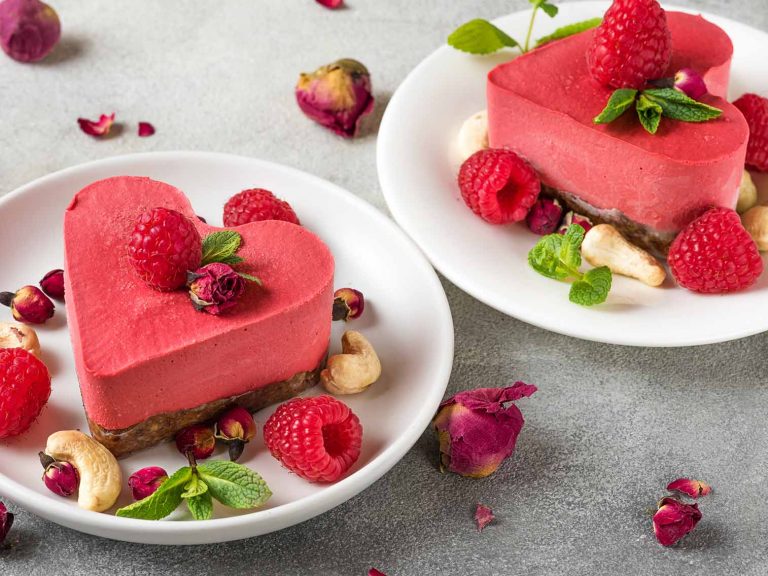 Сладкие признания: готовим десерты на День святого Валентина